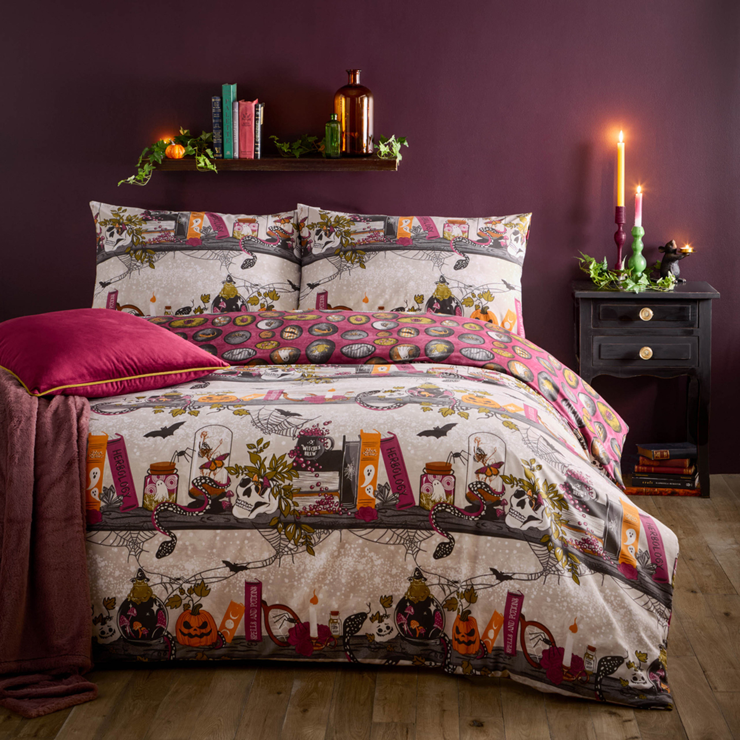 Witchy Tales Printed Reversible Duvet Cover Set Double - Multicoloured