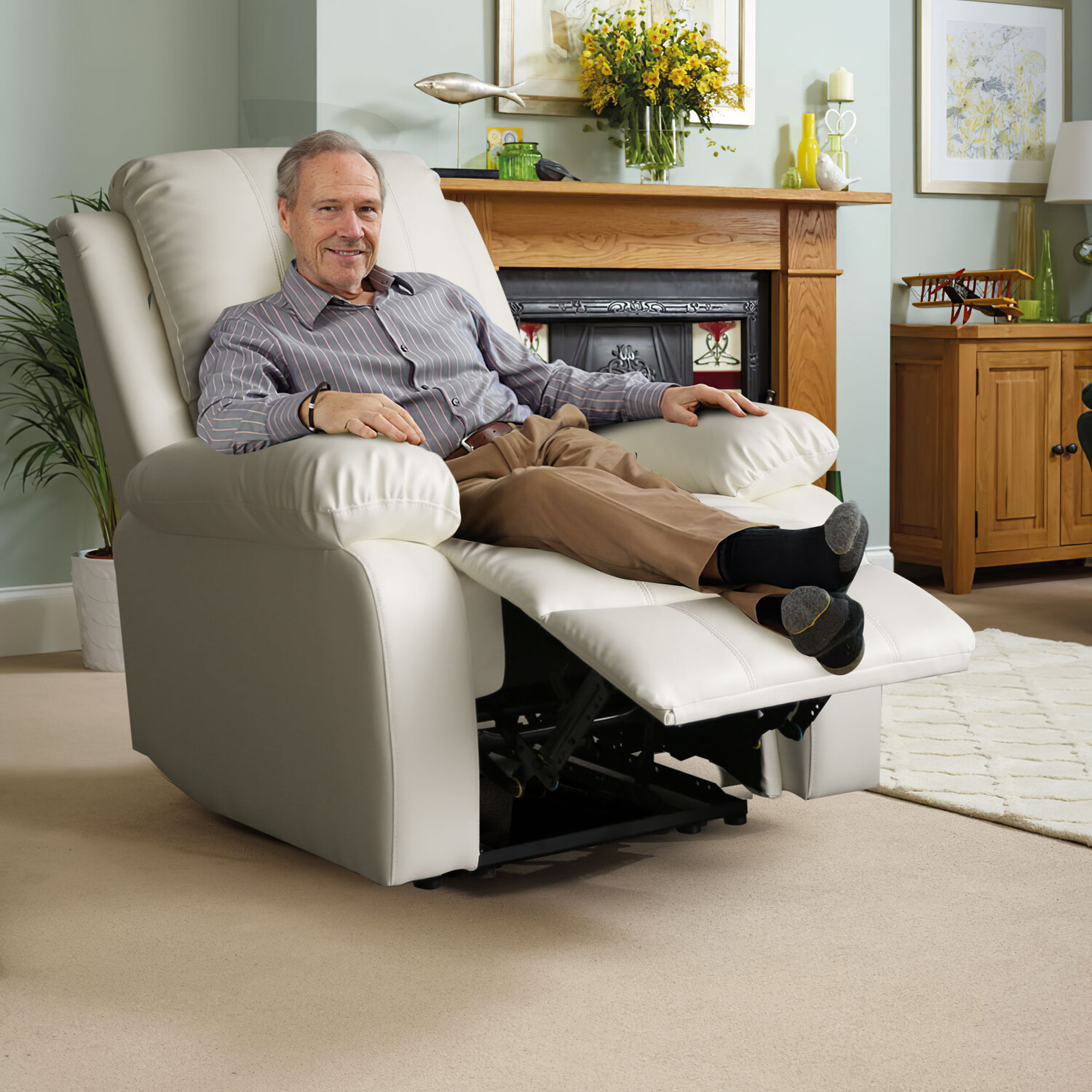 Bonded Leather Reclining Chair - Ivory