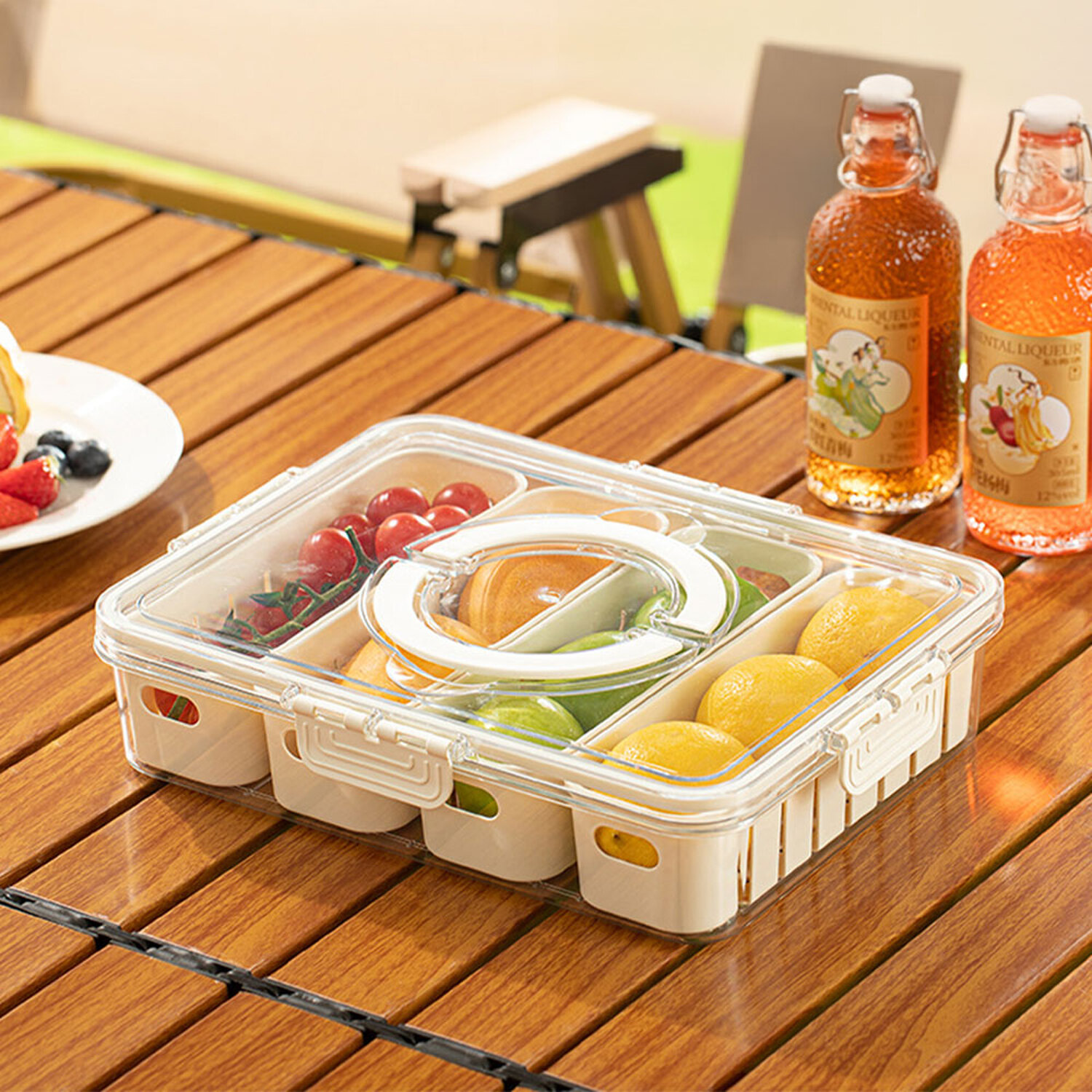 Livingandhome Multi-Compartment Fridge Storage Container - White / 30.5cm