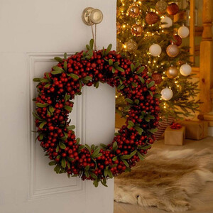 Red Berry Green Leaf Wreath