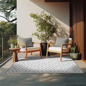 Sapporo Geometric Pattern Outdoor Rug