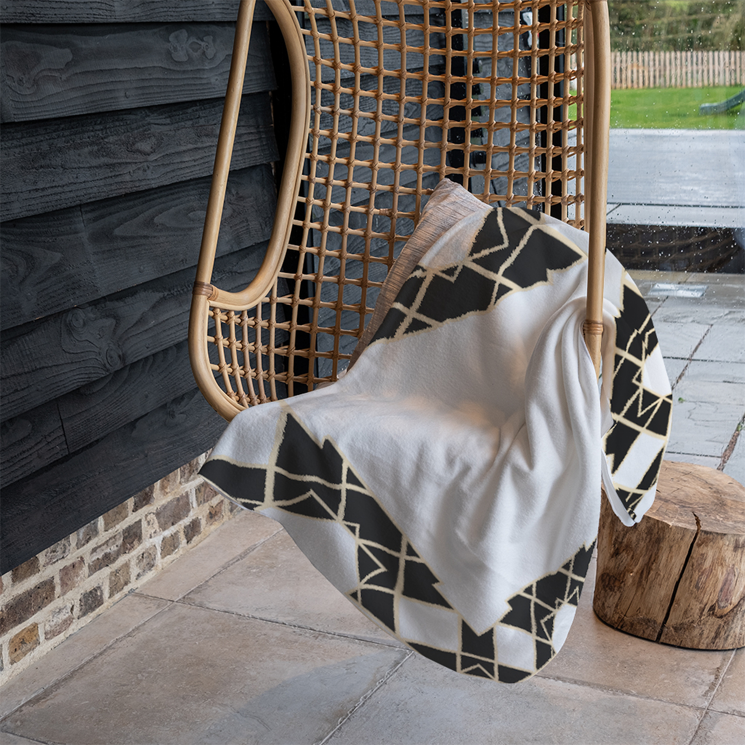 Art Deco Diamond Border Blanket - Black