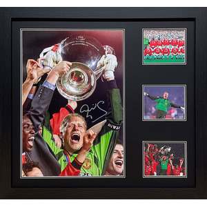 Peter Schmeichel Signed and Framed Manchester United Photograph