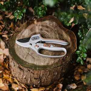 Kent & Stowe SureCut Hardwood Anvil Ratchet Secateurs