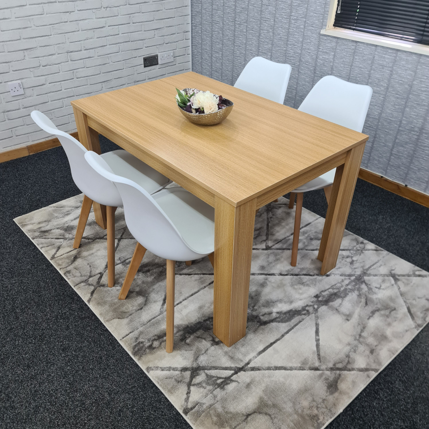 Dining Table And 4 White Tulip Chairs Kitchen Set Of 4 - White