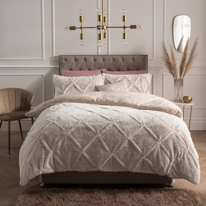 Luxurious Rouched Faux Fur Fleece Duvet Cover with Pillowcases