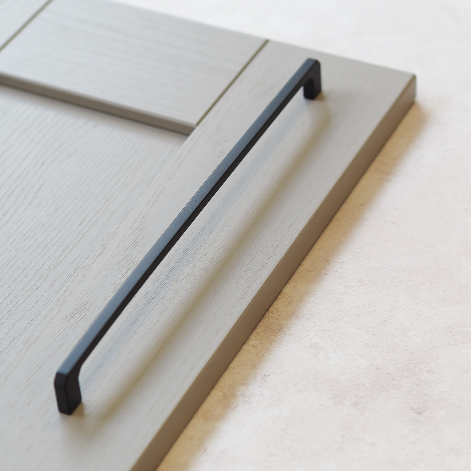Handle & Home Angular Tapered End Squared D-Bar Handle - Matt Black / 320Mm