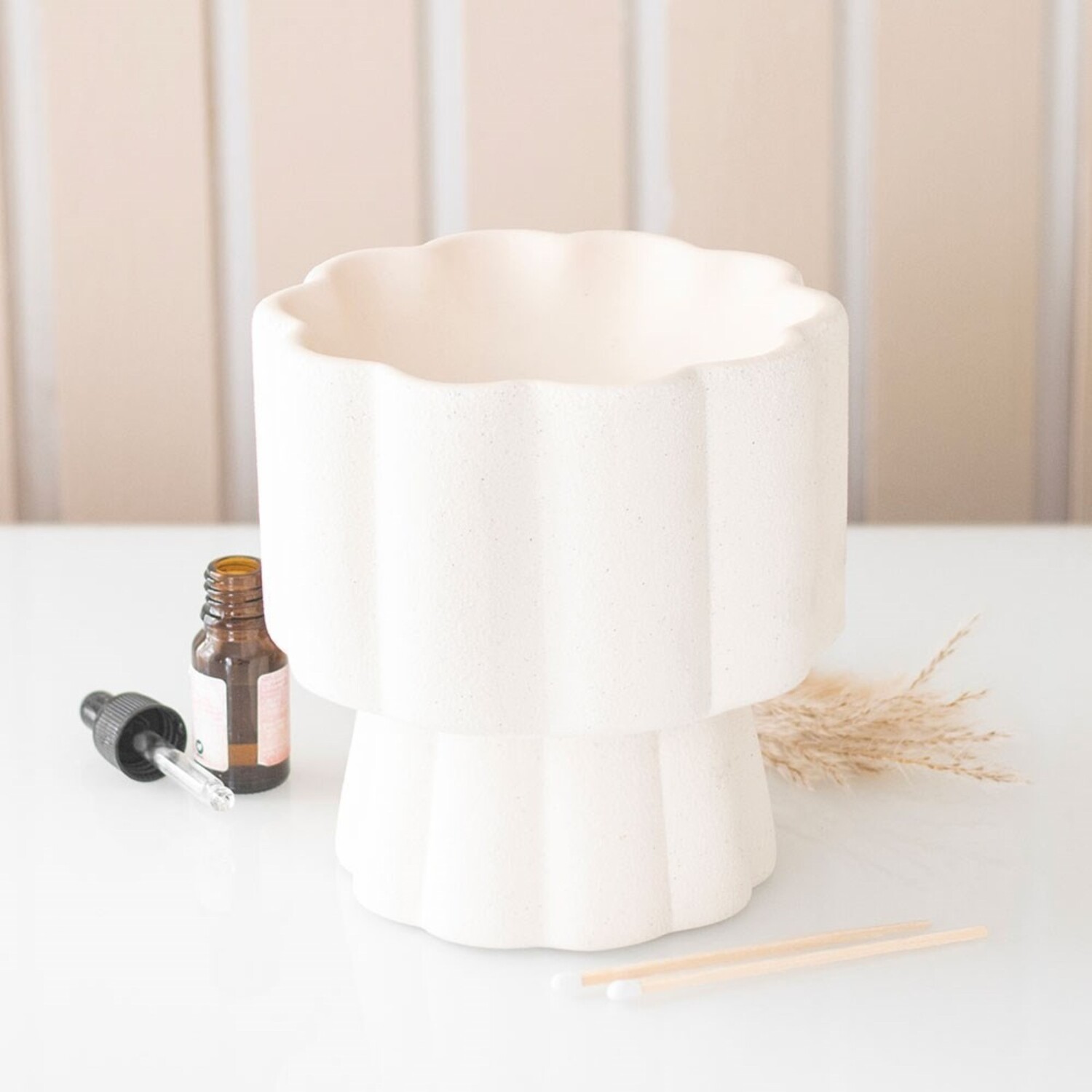 Kingsbury Gifts Scalloped Pedestal Oil Burner