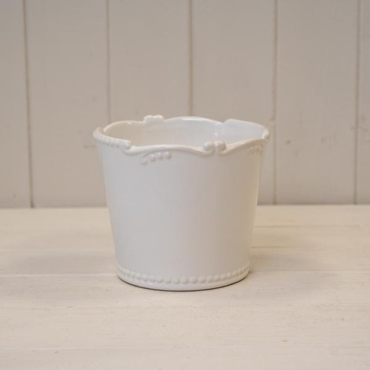 Kdmd Unisex White Pot With Decorative Rim - Image 2
