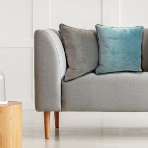 Piped Velvet Cushion Cover (43x43)