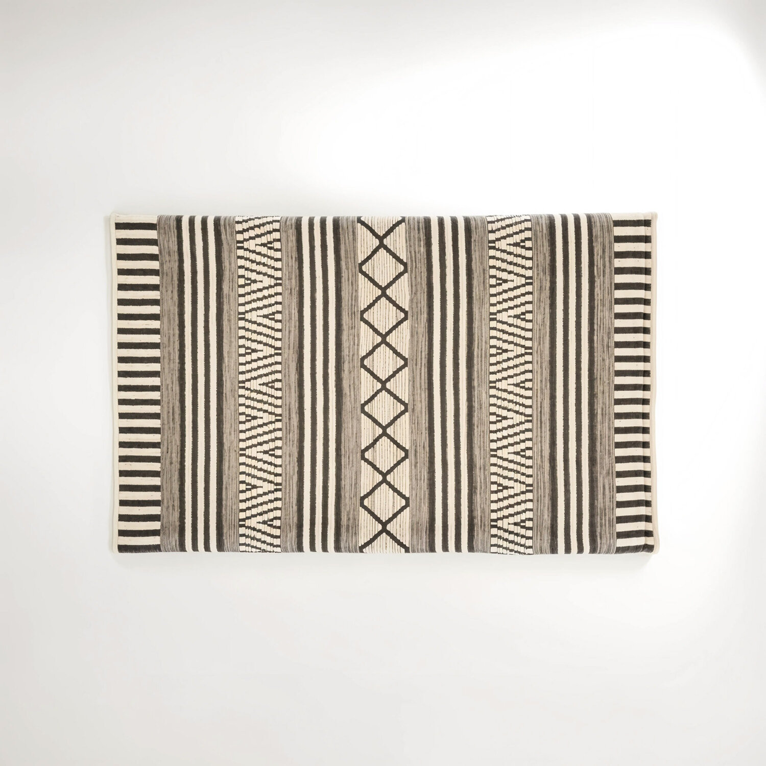 Bosie Jango Large Geometric Rug - Grey