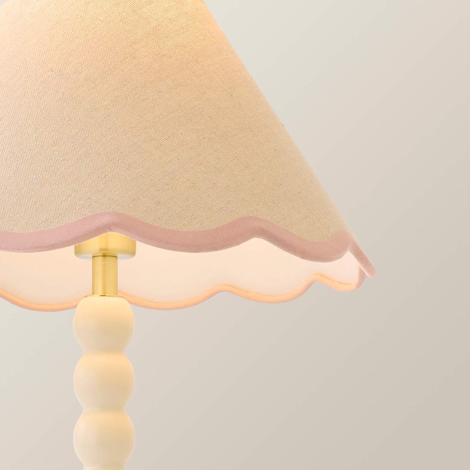Valuelights Bobbin Cream Table Lamp With Trim Scallop Shade - Rose Pink / Yes