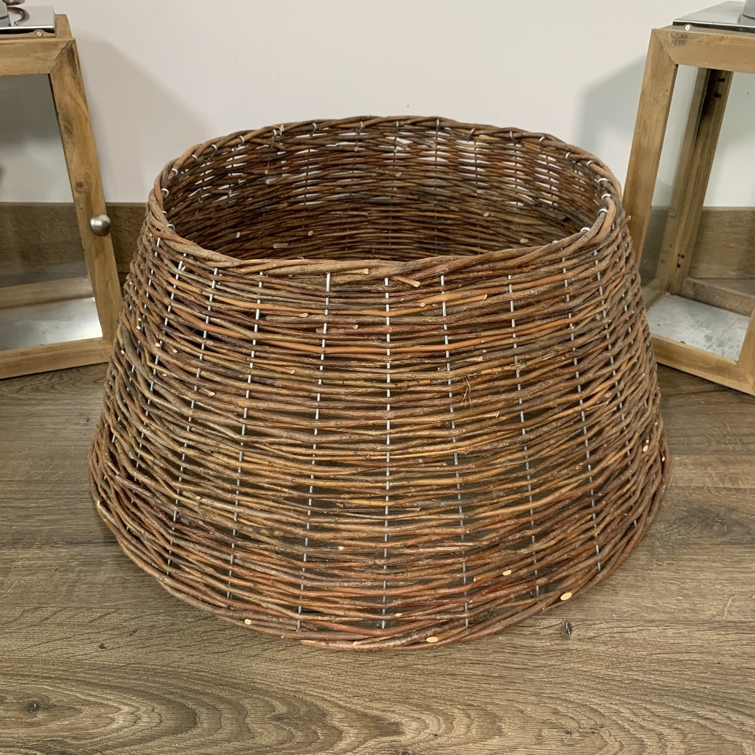 Samuel Alexander Medium Willow Christmas Tree Skirt - Natural Brown - Brown - Image 2