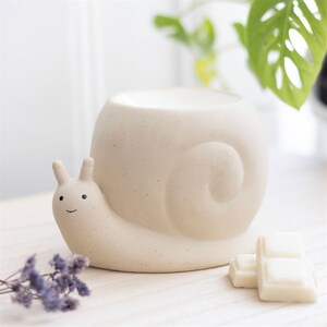 Charming Snail Oil Burner For Fragrance And Style