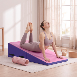 SPORTNOW Foldable Incline Gymnastics Mat with Carry Handles, Purple & Pink