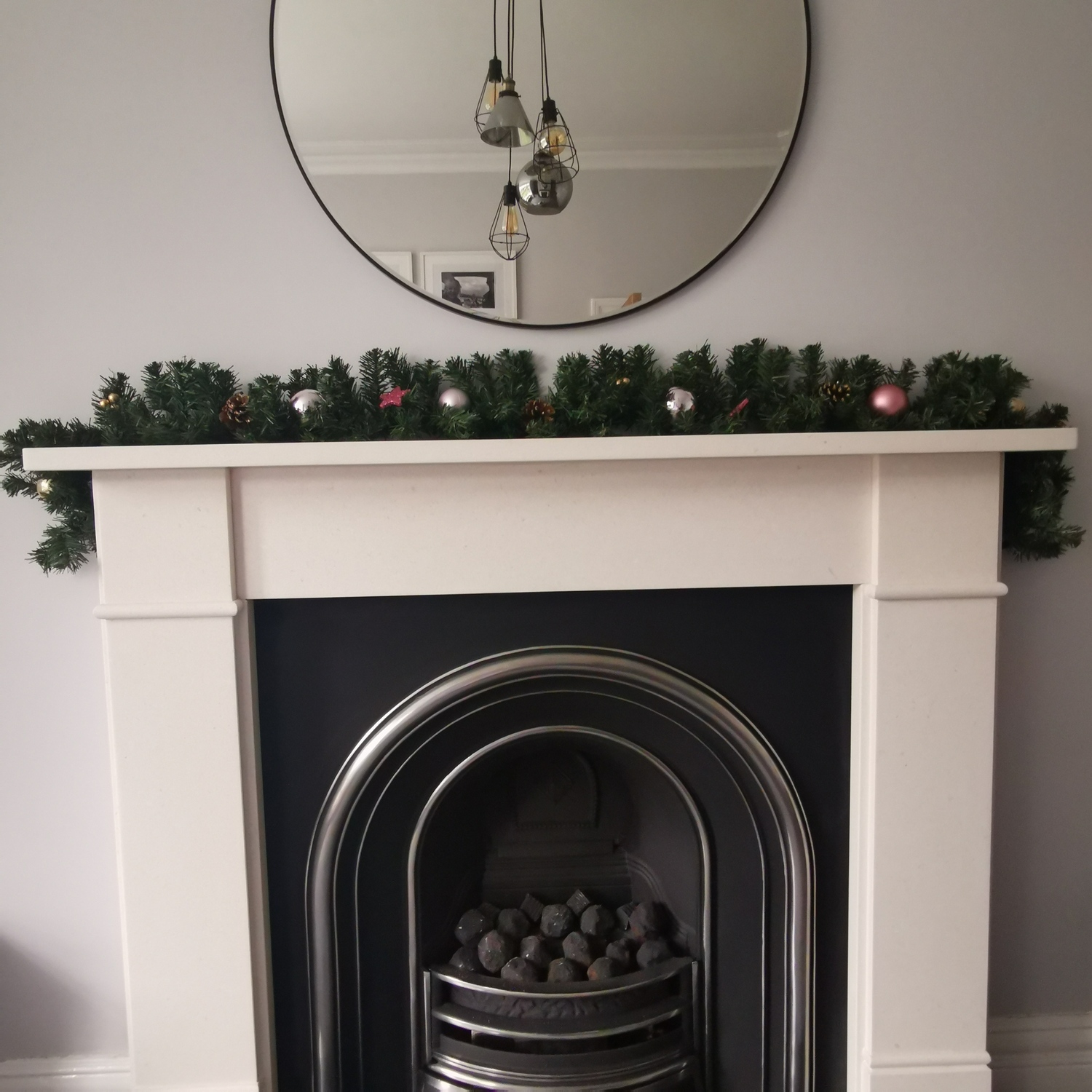 Festive Pinecone and Bauble Christmas Garland - Green