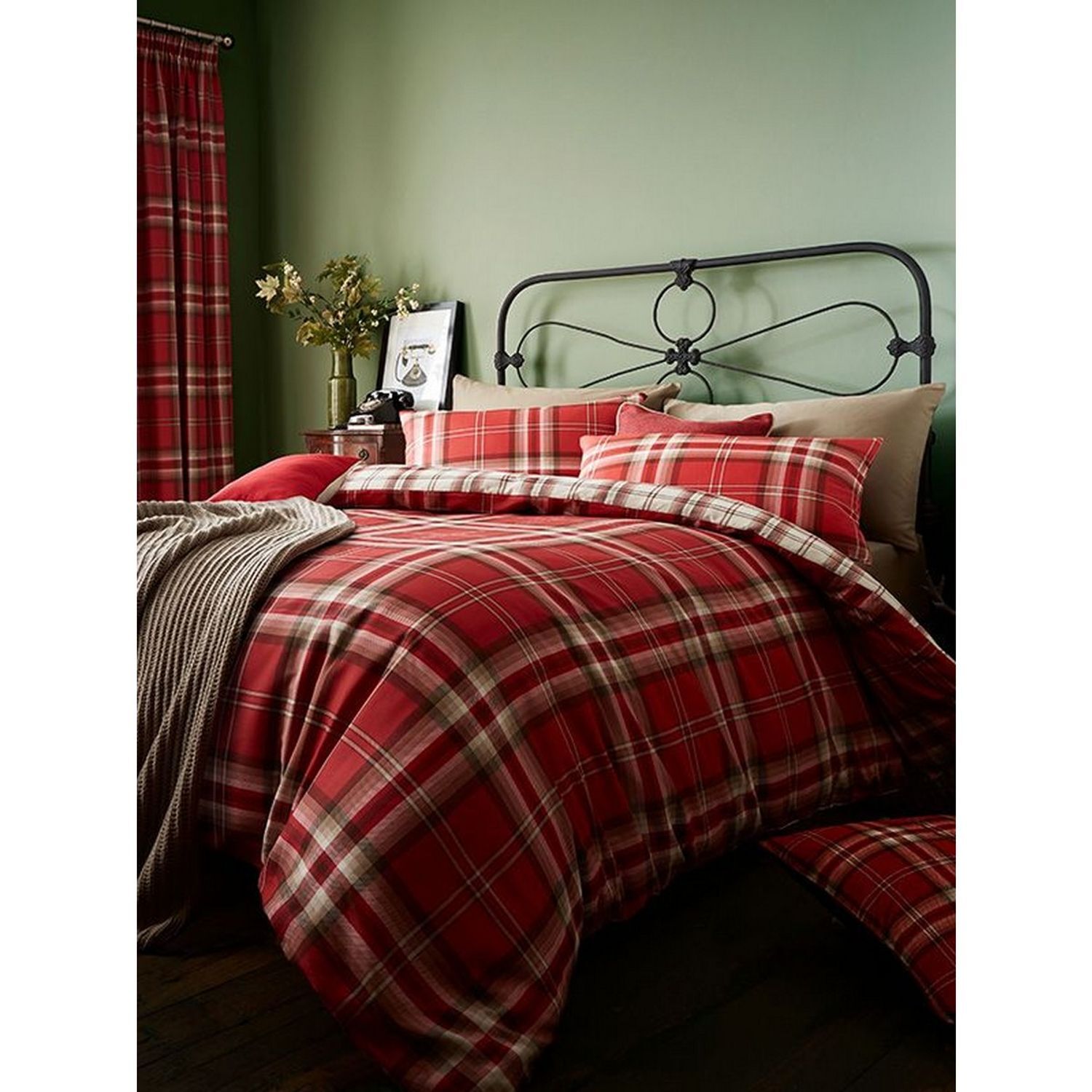 Catherine Lansfield Kelso Tartan Duvet Cover Set - Red/Cream