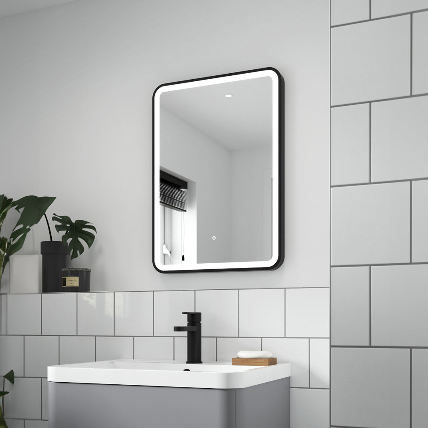 nuie Black Framed LED Mirror 700 x 500mm - Touch Sensor - Demister Pad - IP44 Rated - Image 6