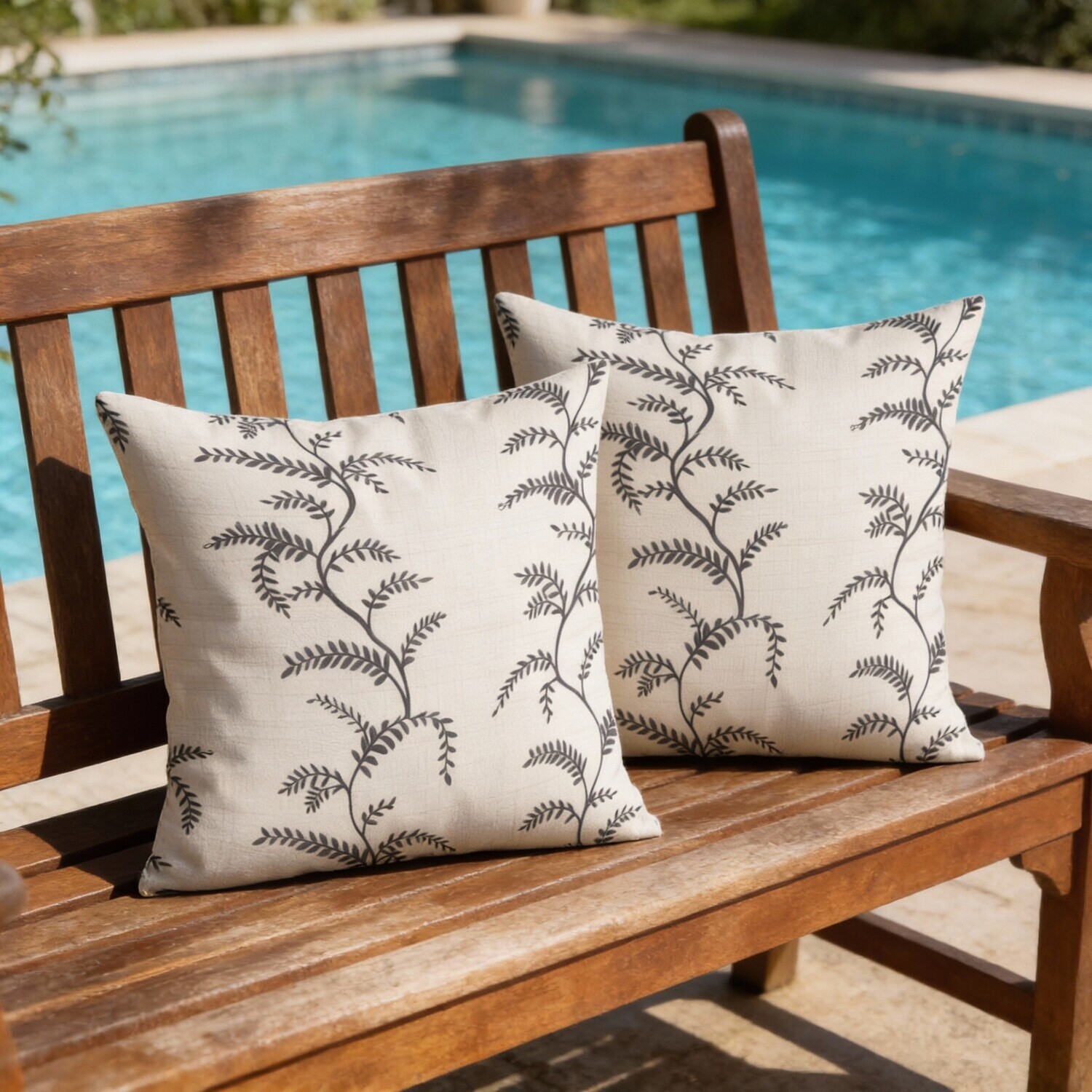 Livinluxury Linen Fern Outdoor Water-Repellant Cushion - Grey/White