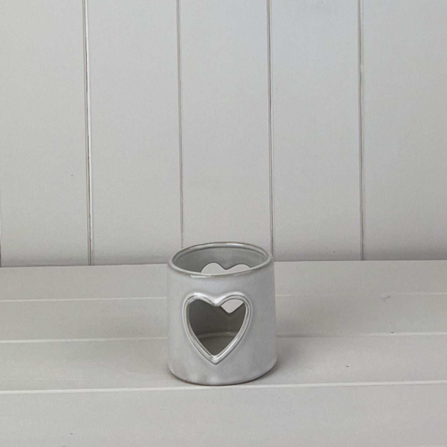 Kdmd Grey Glazed Ceramic Tealight Holder With Heart Cut Out With Textured - Grey