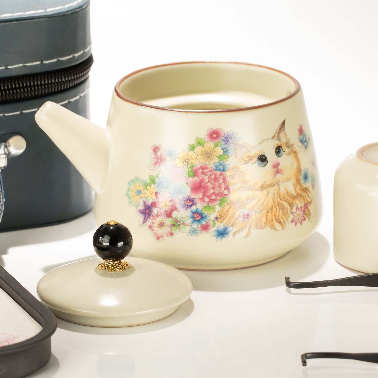 B&Q -  Travel Teapot Set With Two CupsCream Cat Lover DesignCompact Gift Set - Image 4