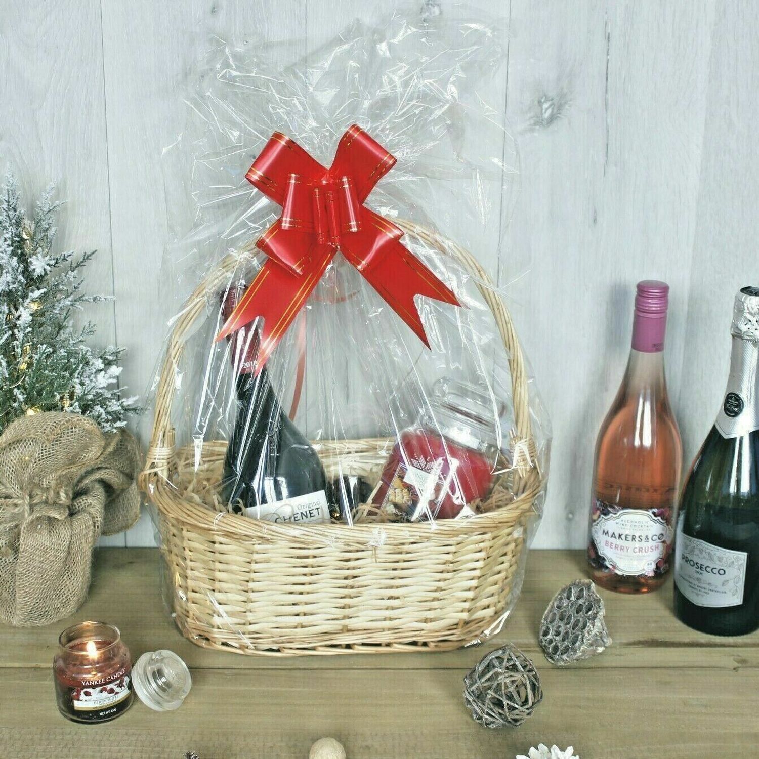 Image of Wicker Hamper Basket with accessories -&hellip;