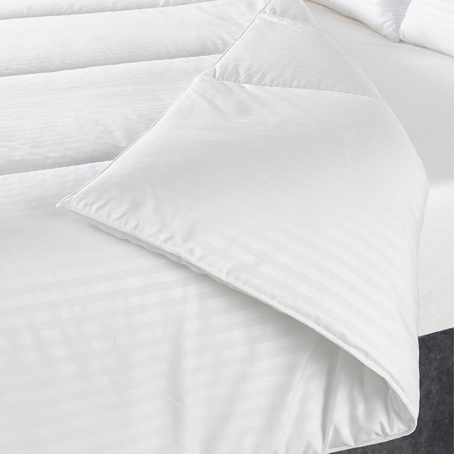 10 5 Tog Satin Stripe Duvet - White Single