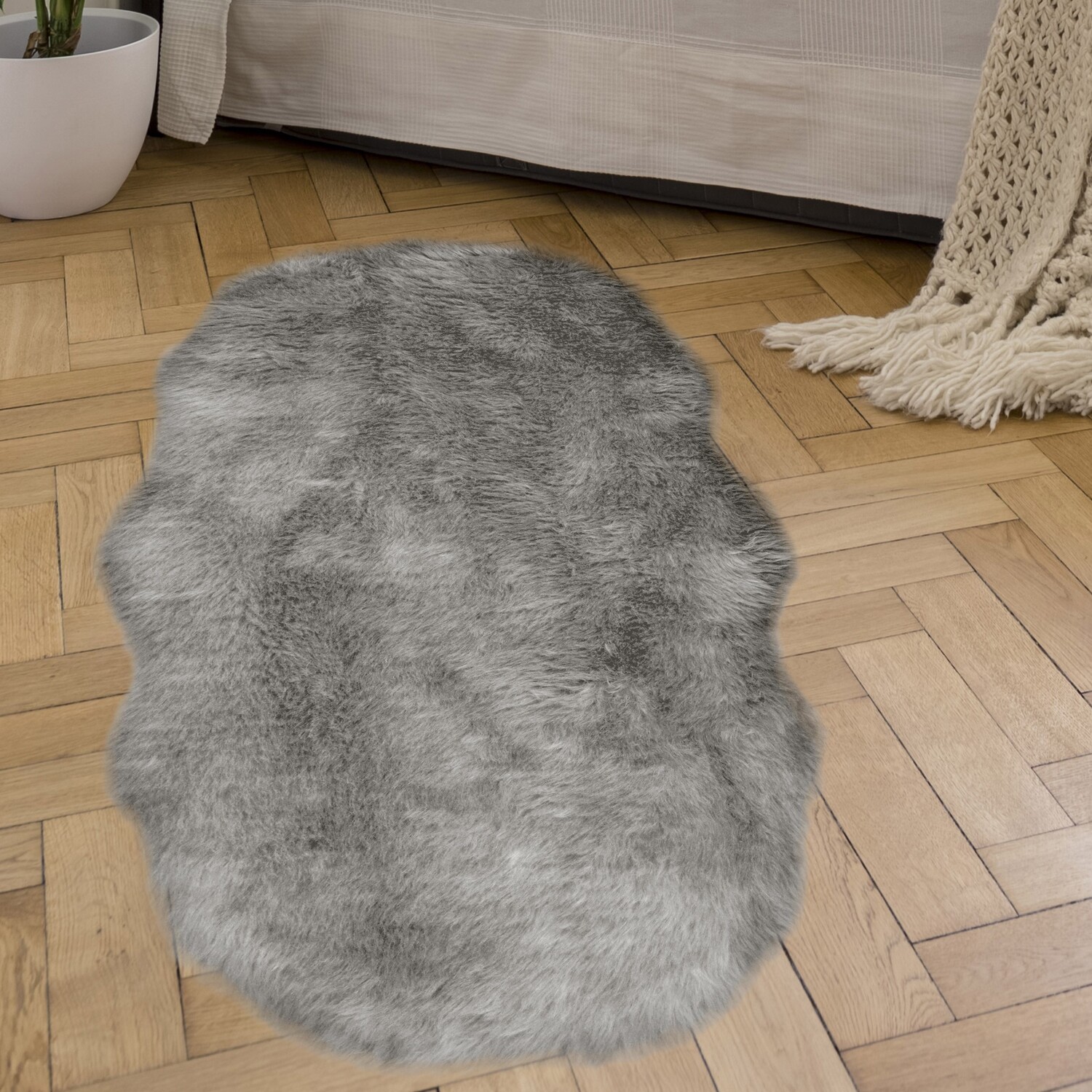 The Rug Wholesaler - Silver Cosy High Pile Faux Fur Sheepskin Rug - Kinsale - Silver / 133cm thumbnail