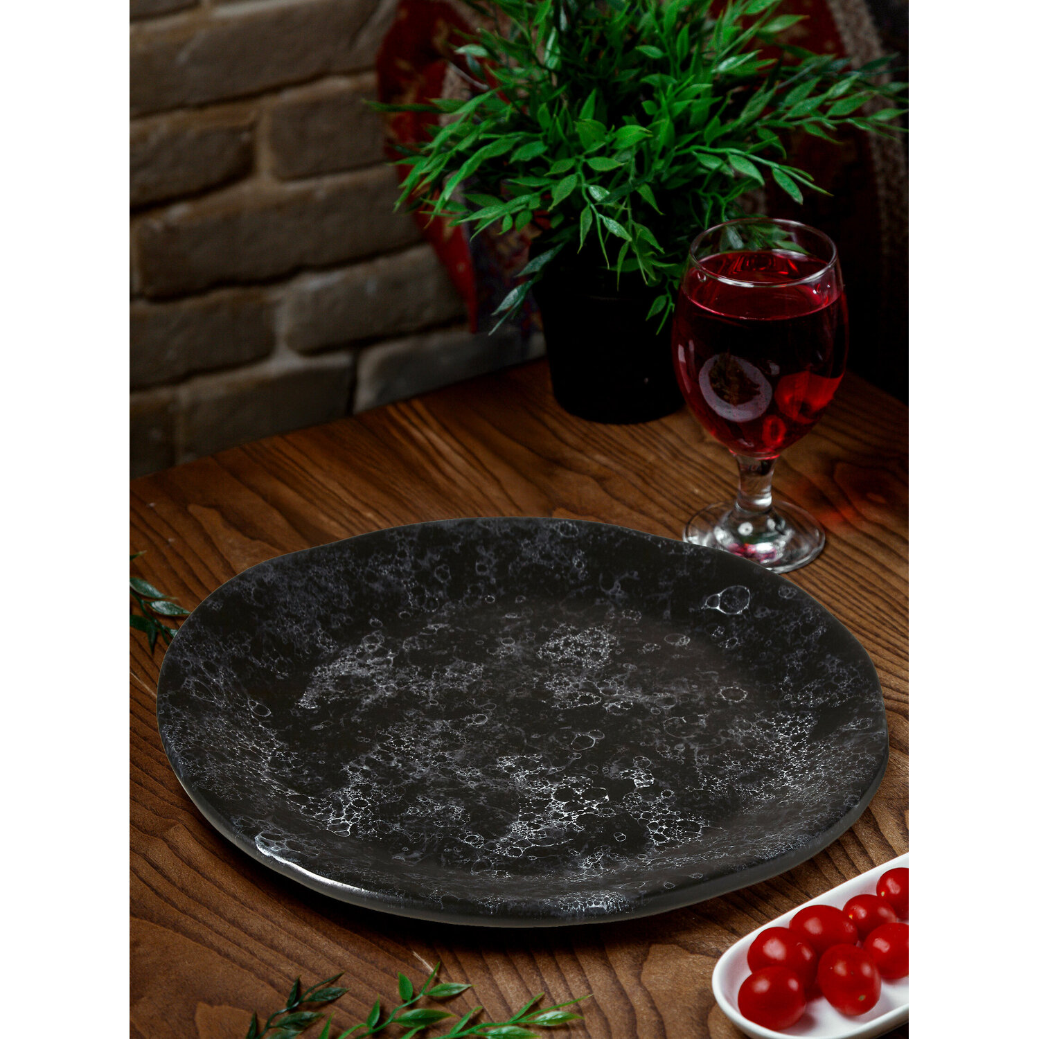 Hygge Black Marble Effect Pizza Plate - Black