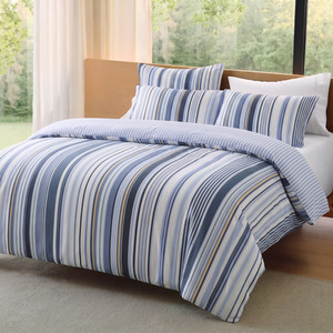 Stripe Patterned Reversible Duvet Set