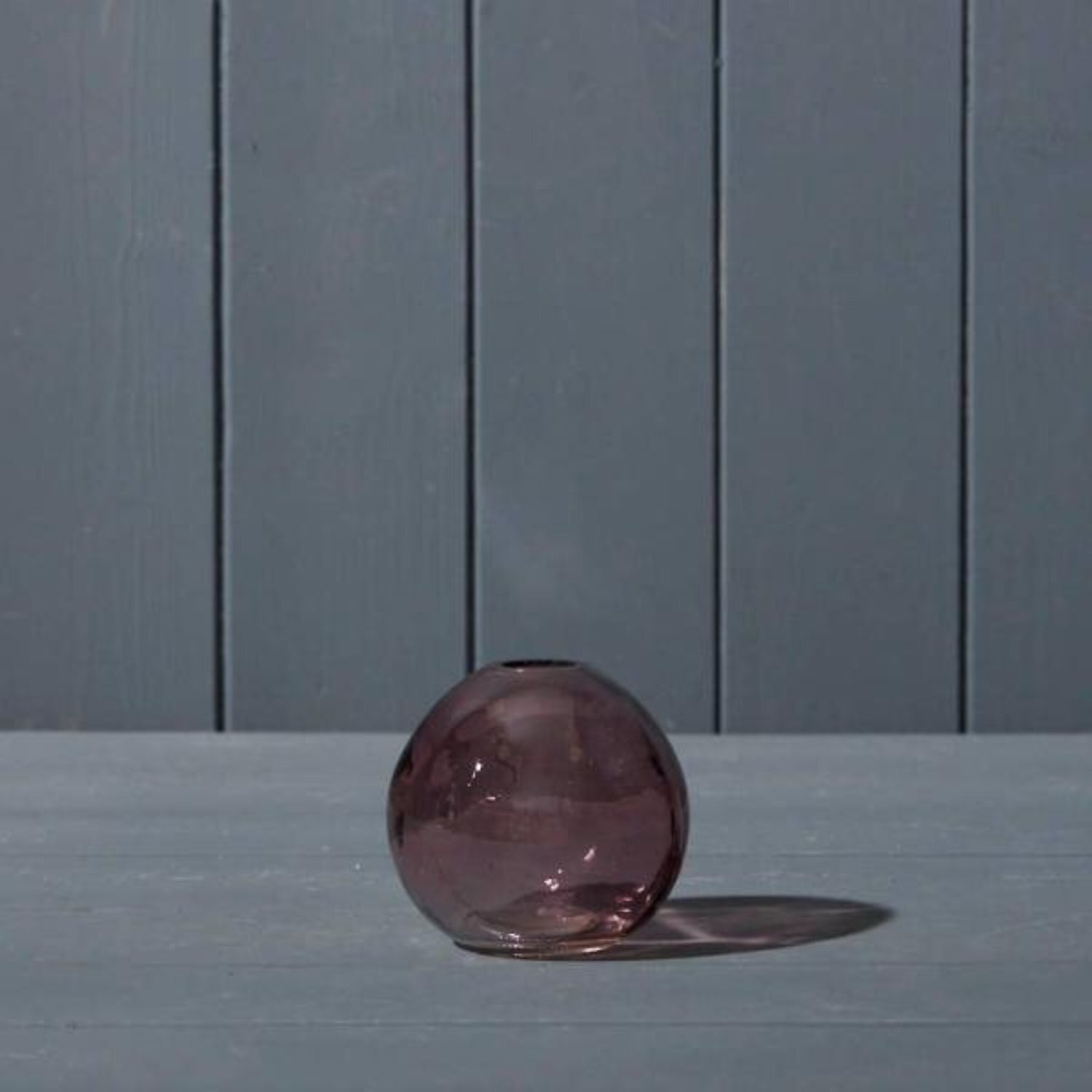  - Stylish Amethyst Globe Glass Vase - Image 3
