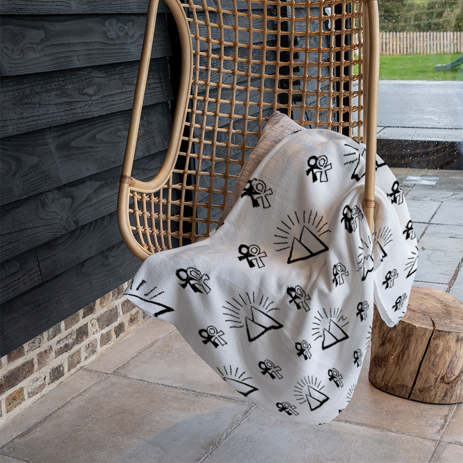 Egyptian Pyramid And Ankh Blanket - White
