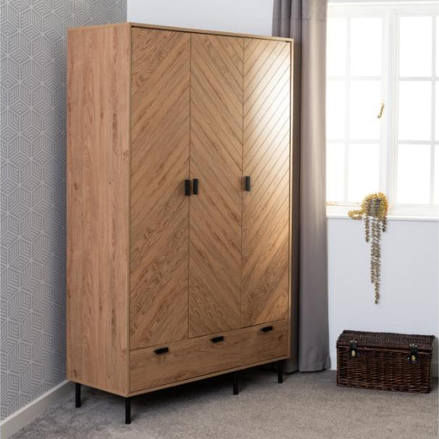 Leon 3 Drawer 2 Drawer Wardrobe - Medium Oak