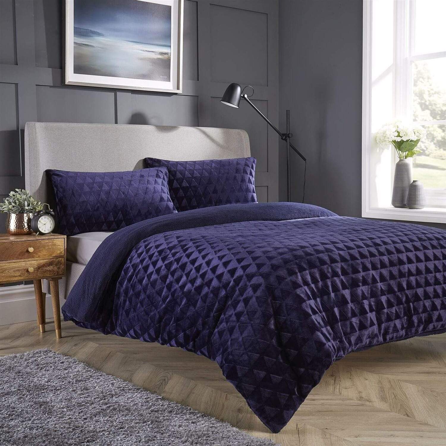 Geometric Reversible Teddy Duvet Set - Navy King