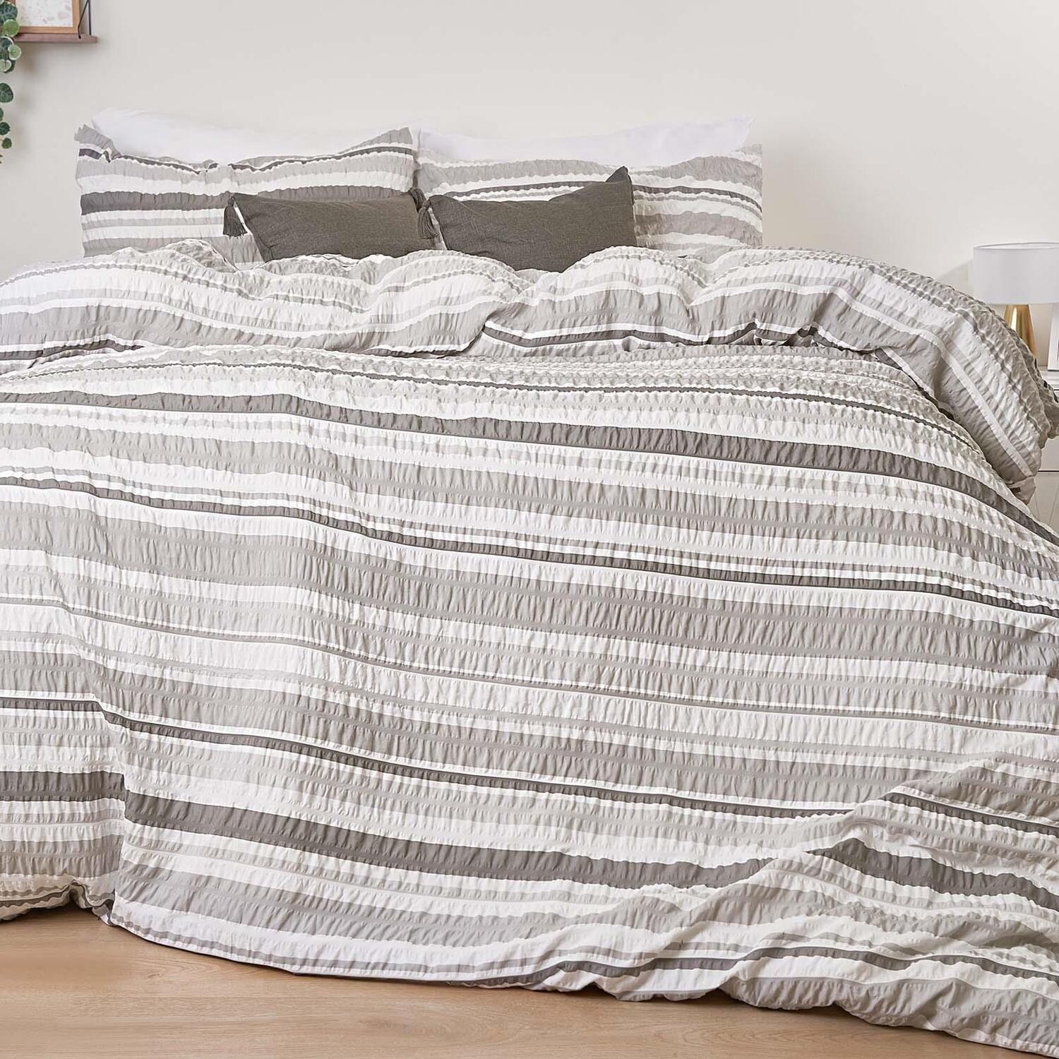 Dreamscene Stripe Print Seersucker Duvet Set - Grey / Single