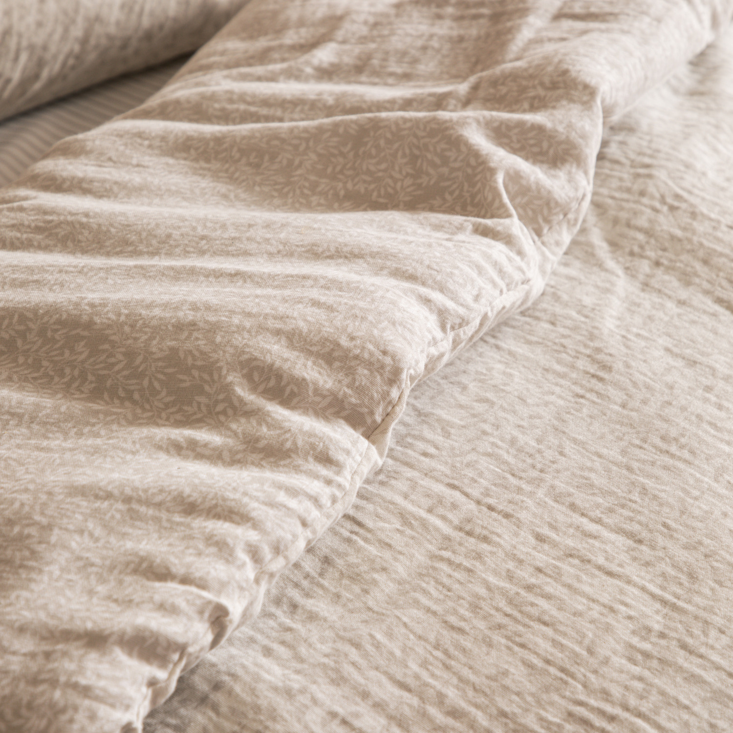 Perrie Leaf Muslin Cotton Duvet Cover Set - Natural Double