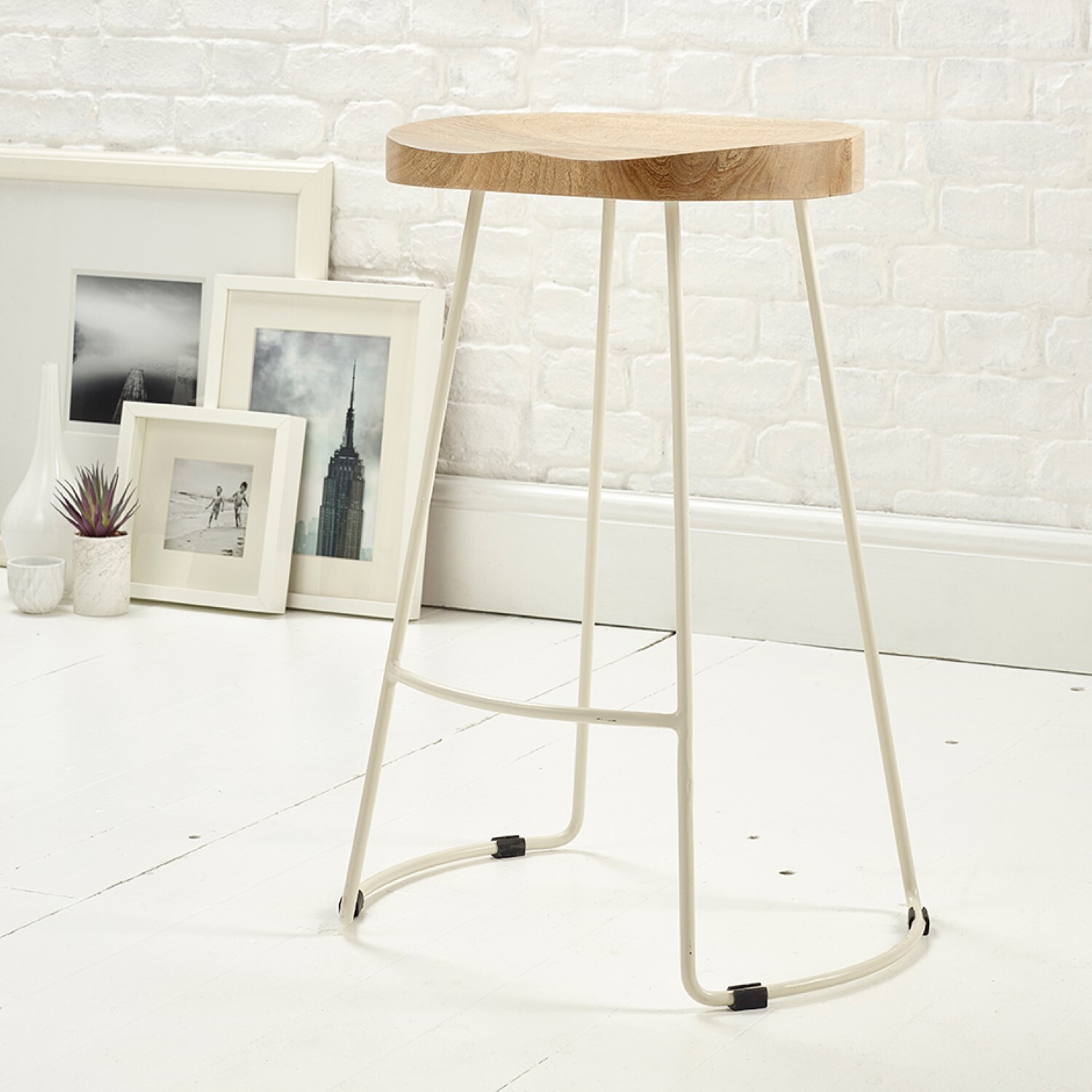 Elm Home And Garden Solid Hard Wood White Metal Breakfast Bar Kitchen Pub Café Stool Wooden H 70 X W 52 X D 36 Cm - White