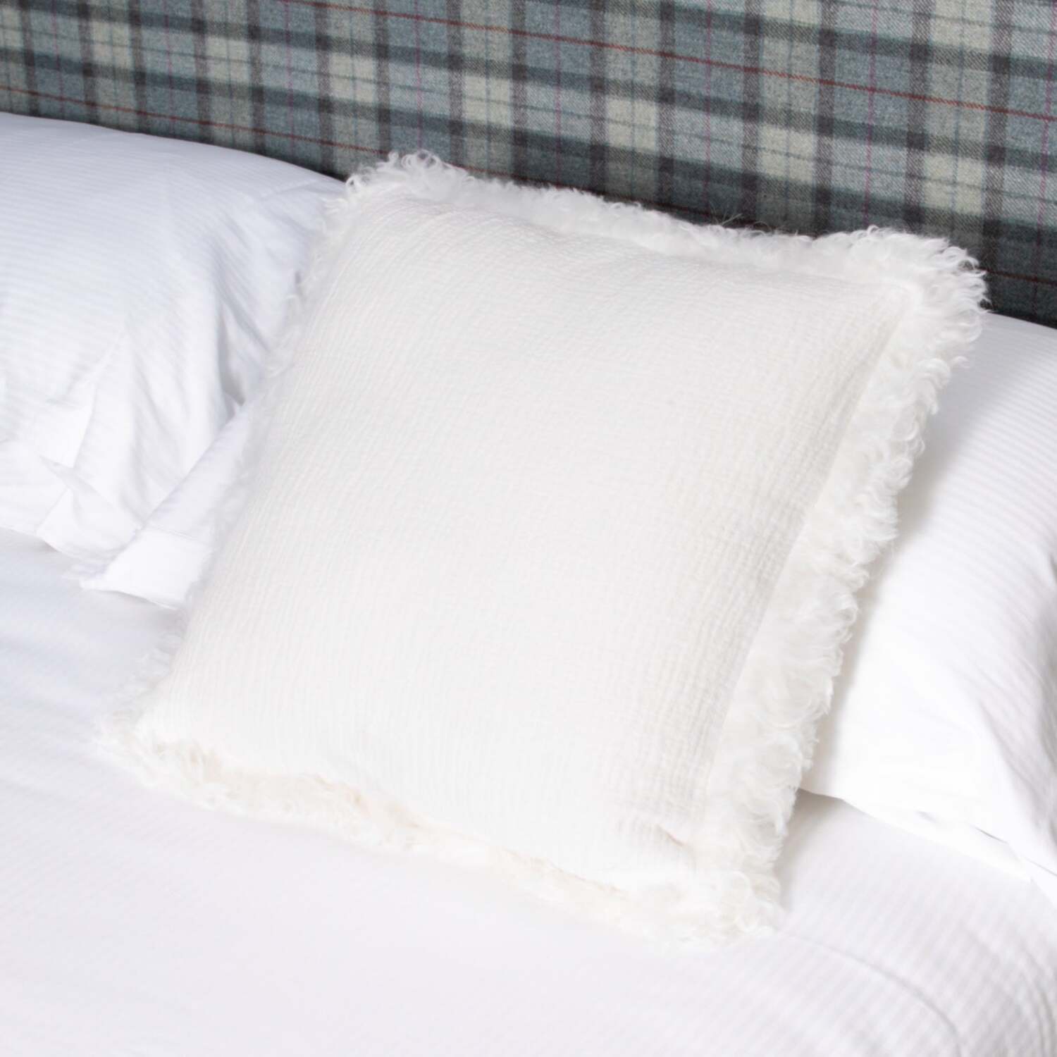 Native Natural Linen Cushion With Sheepskin Trim - Natural
