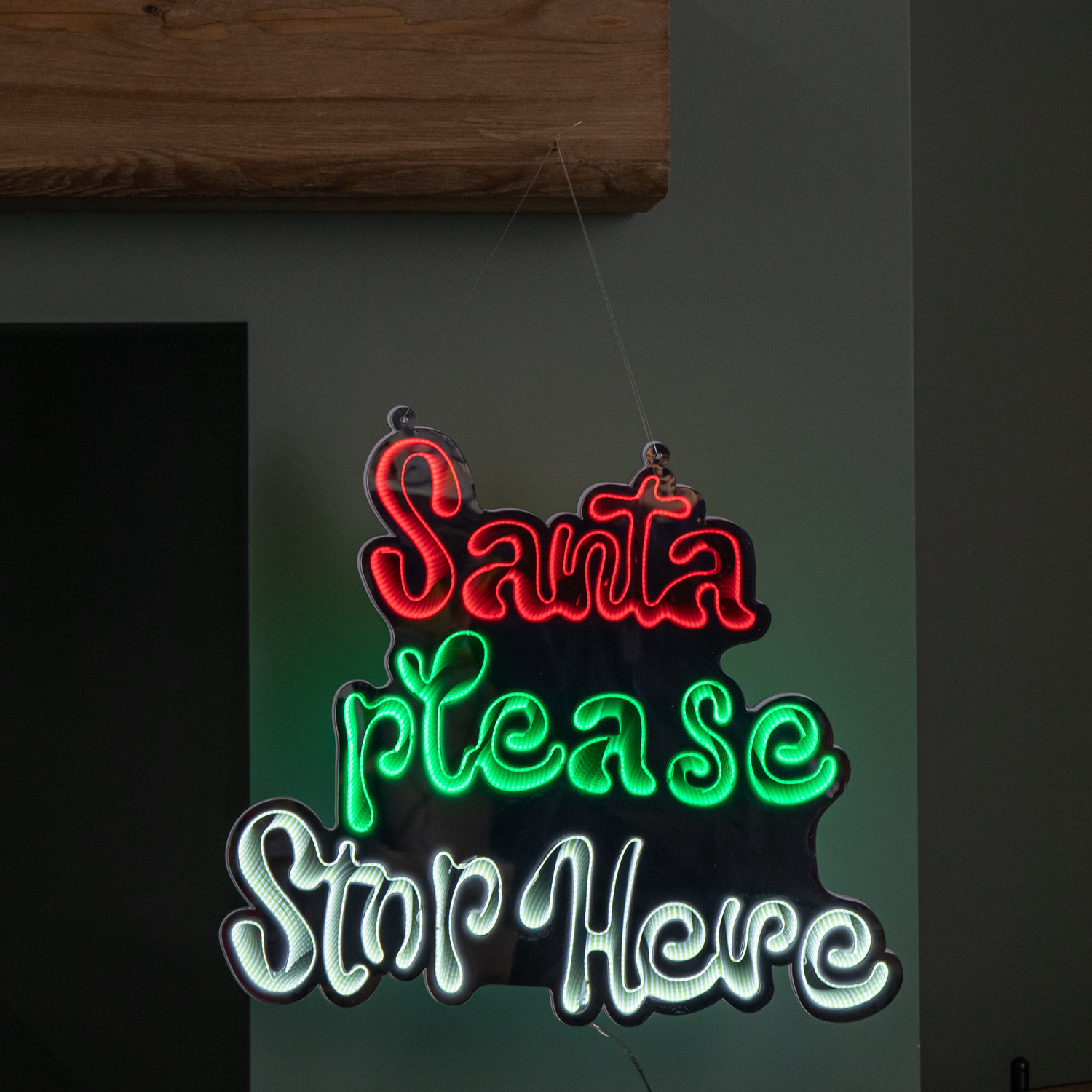 Samuel Alexander 40Cm Light Up Hanging Santa Stop Here Christmas Infinity Mirror Light With Multi-Coloured Leds - Red
